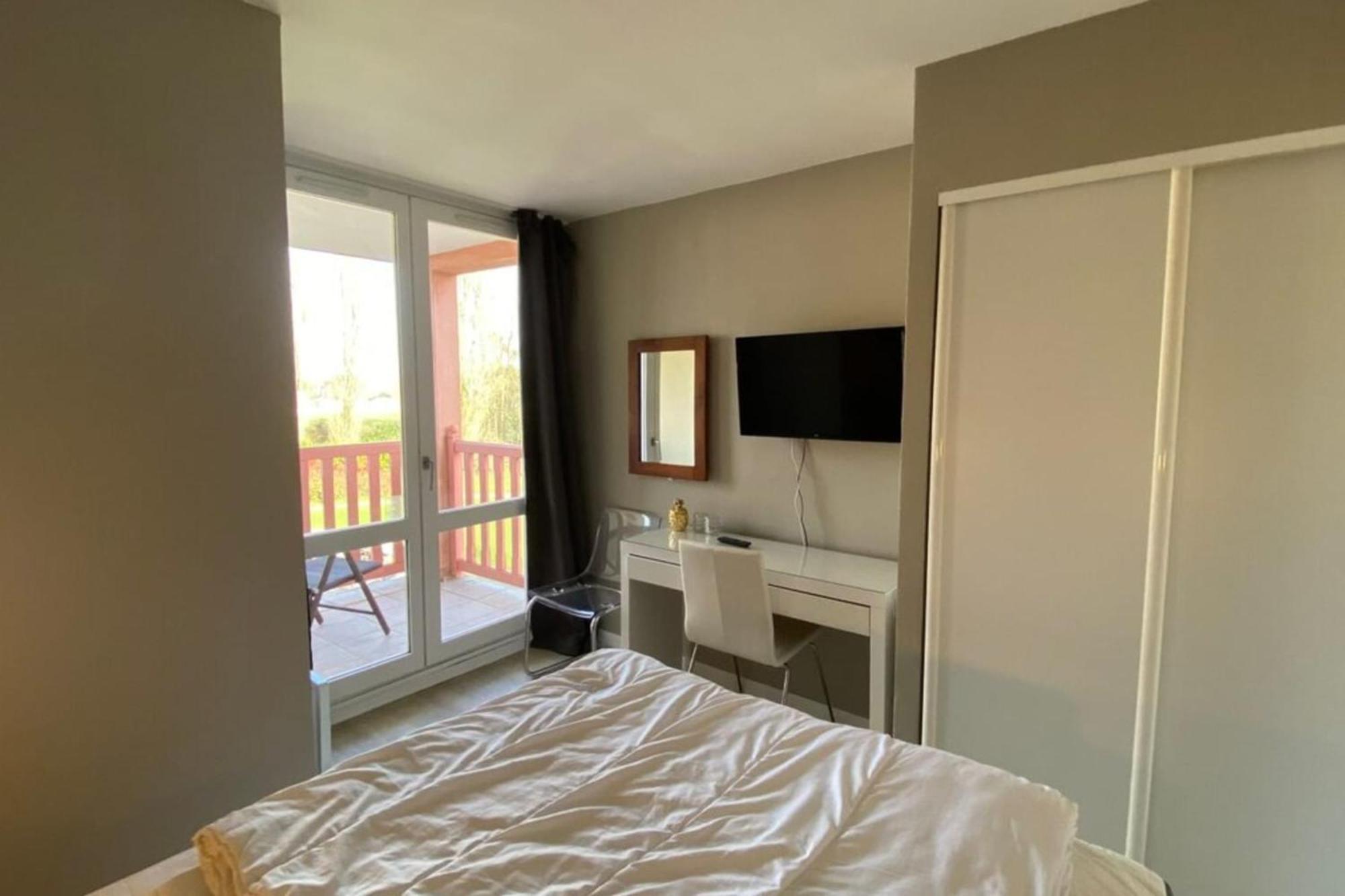 Very Nice 6 Person Apart With Swimming Pool Tennis Court And Car Park 202 Le Touquet Exterior photo