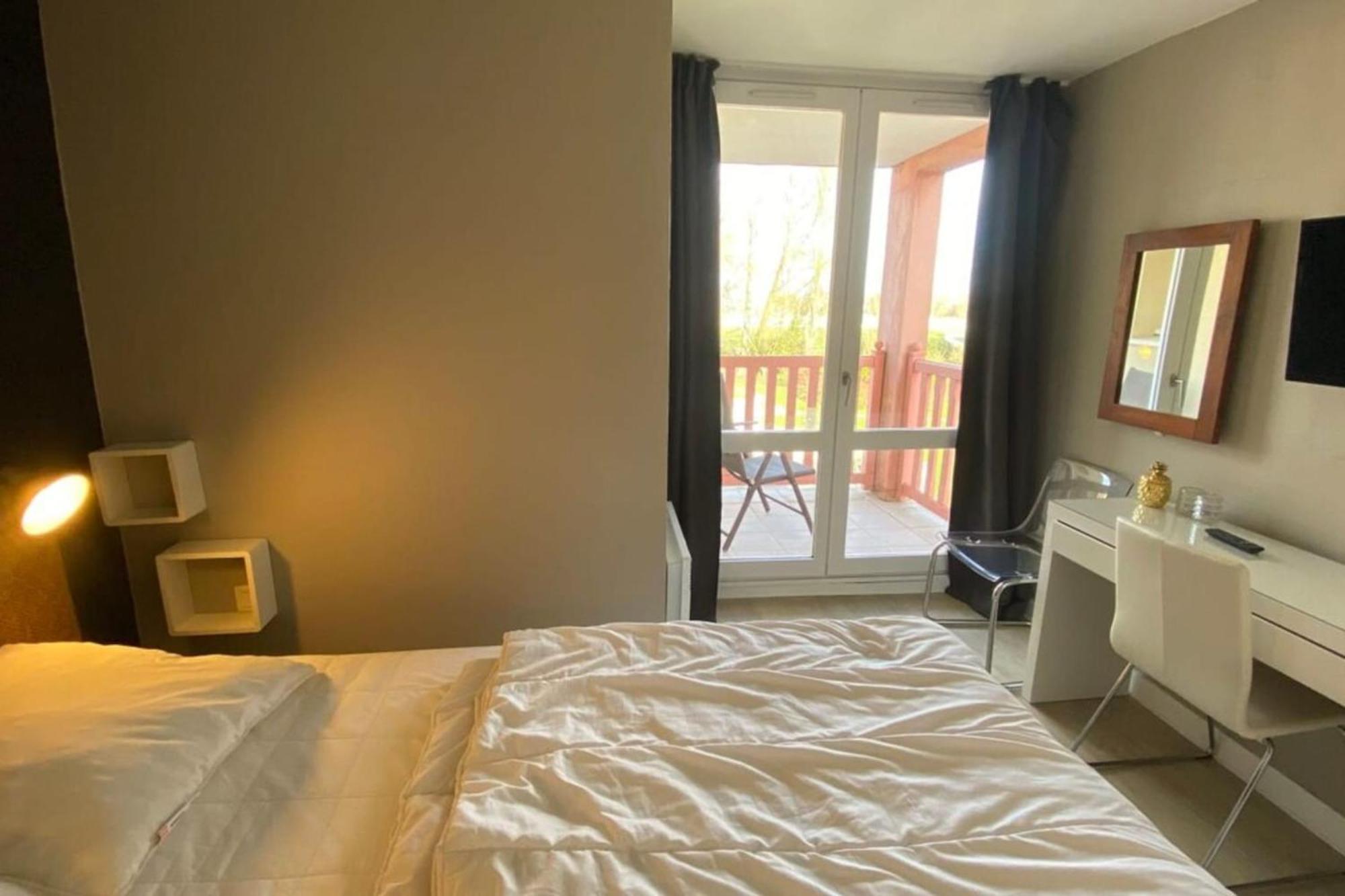 Very Nice 6 Person Apart With Swimming Pool Tennis Court And Car Park 202 Le Touquet Exterior photo